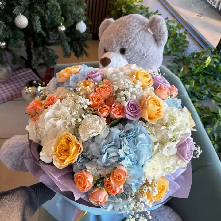 Signature Arrangement